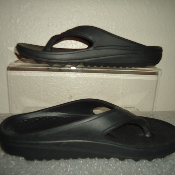 Spenco Fusion F2 Men's Black Flip Flops Size-M11 - Picture 2 of 13